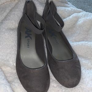 Women’s Flats